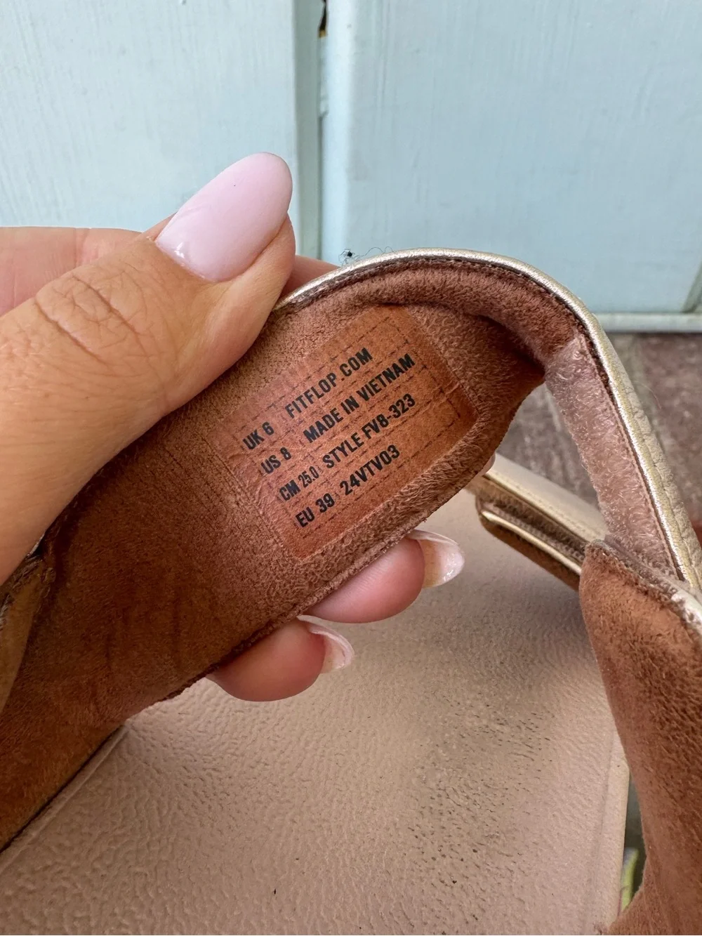 Fitflop Lulu rose gold adjustable sandals size 8 leather comfort shoes